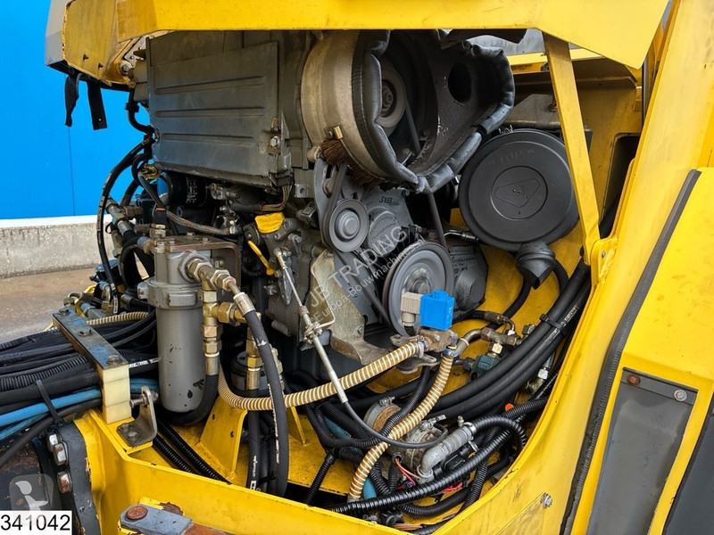 مدحلة Bomag AC2 6086h, 51kW