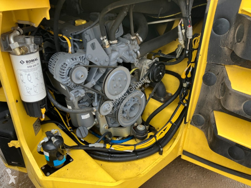 Zhutňovač Bomag  BW 202 AD-4  Stage IIIa/Tier 3