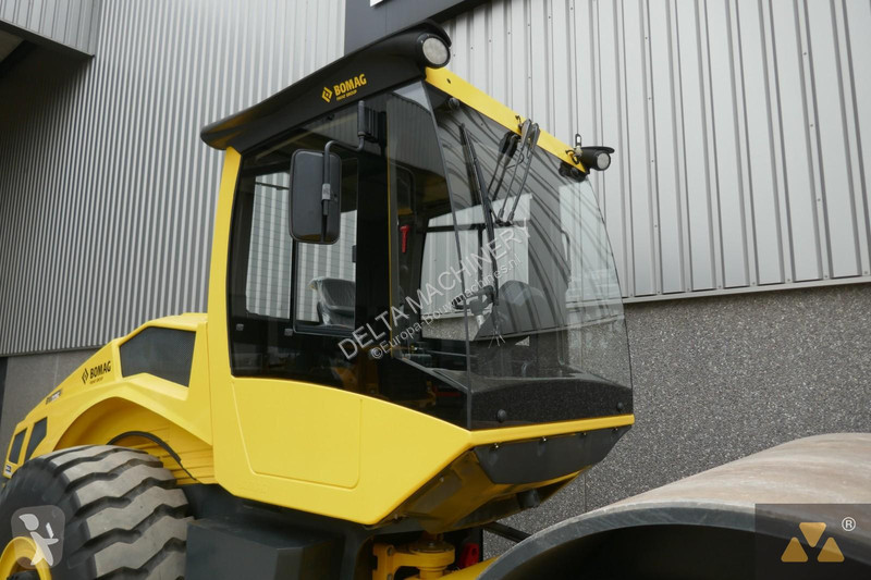 Compactador Bomag BW226-5CL