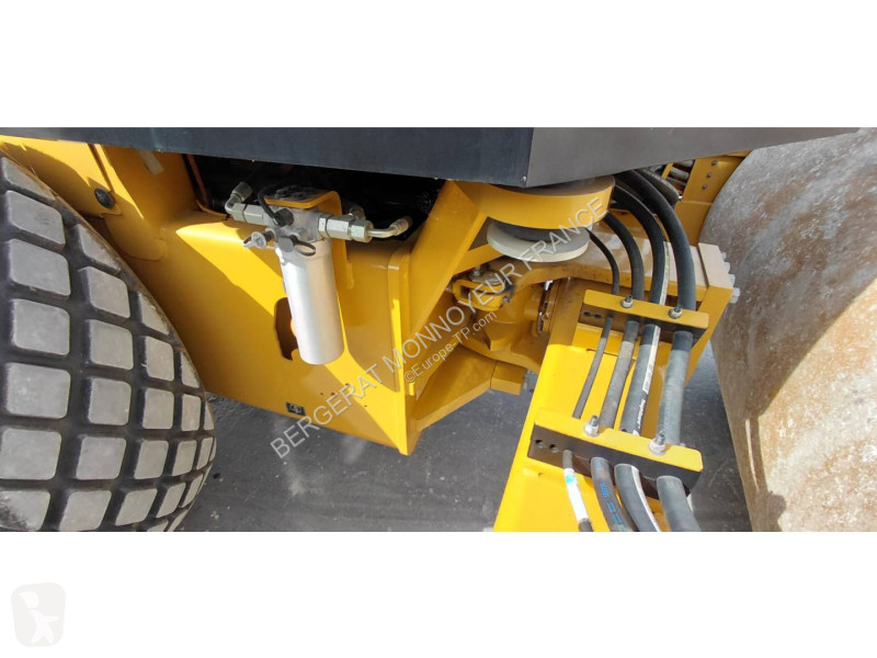 Zhutňovač Caterpillar CS17