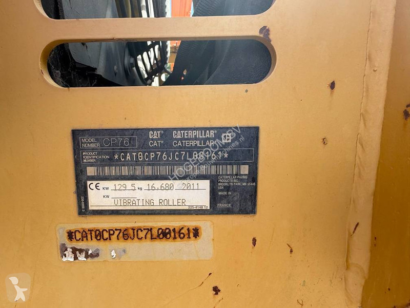 مدحلة Caterpillar CP 76