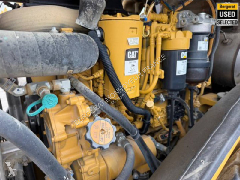 Compacteur Caterpillar 4F