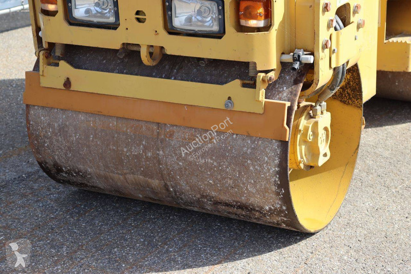 Compactador Caterpillar CB1.7