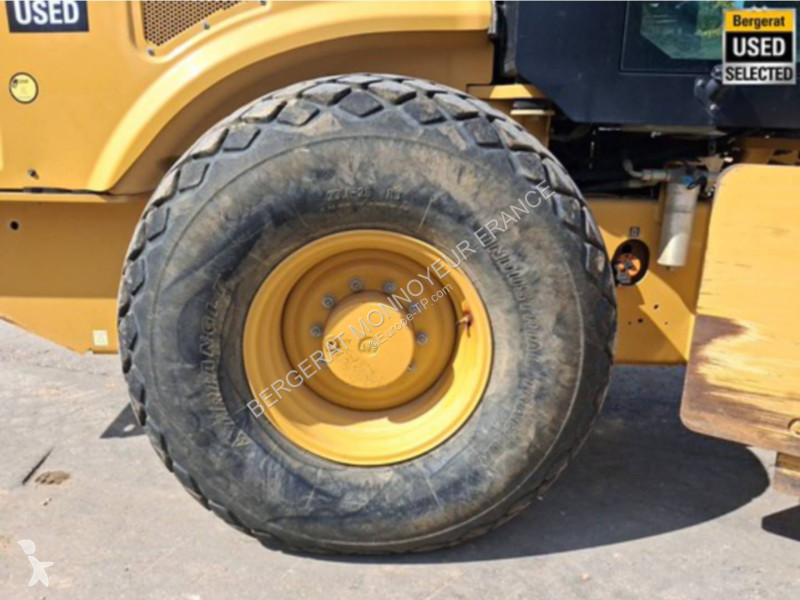 مدحلة Caterpillar 4F