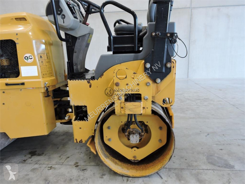 مدحلة Caterpillar CB2.7