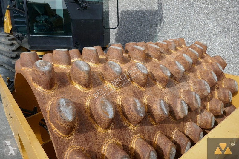 Compacteur Caterpillar