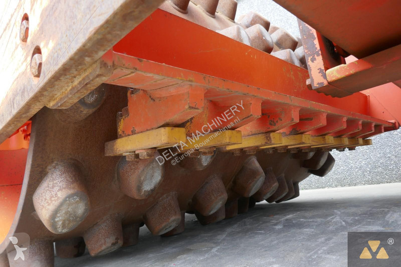 Compacteur Caterpillar