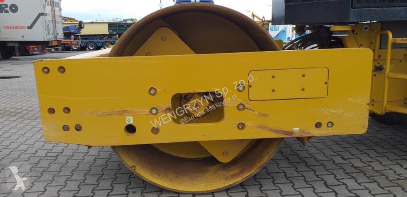 Compactor  Walec wibracyjny CATERPILLAR CS 64 B