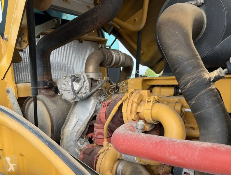 Compactador Caterpillar Vibrating Compactor CAT