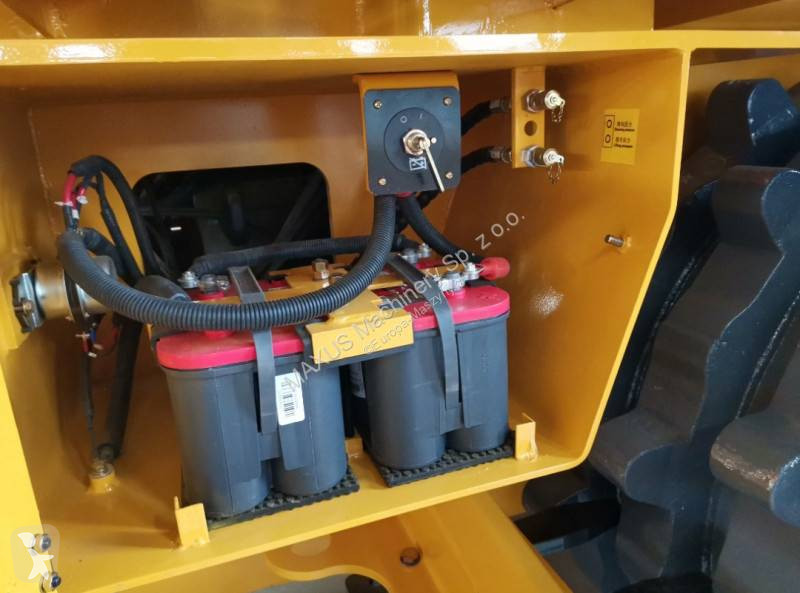 Compactador Caterpillar NOWY KOMPAKTOR MAXUS 20...