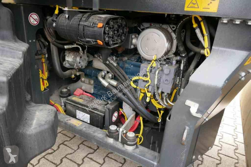 Дорожный каток Bomag AP5