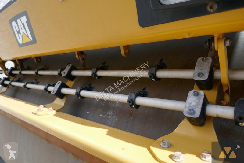 Compactor Caterpillar CB13