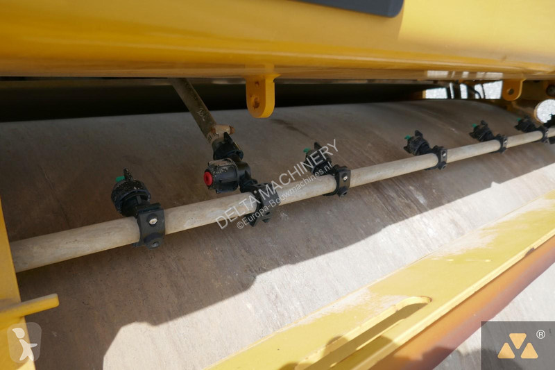 Compactor Caterpillar CB10