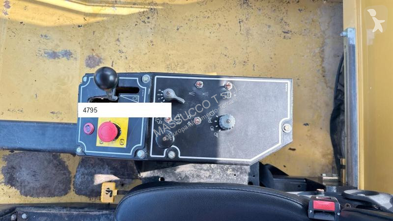 Compactador Caterpillar PS-300B