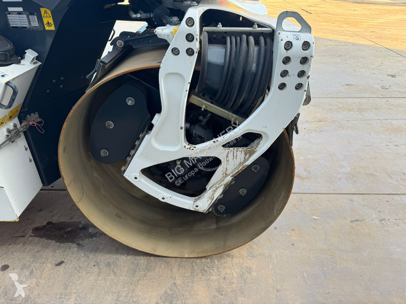 مدحلة Bomag BW174 AP4
