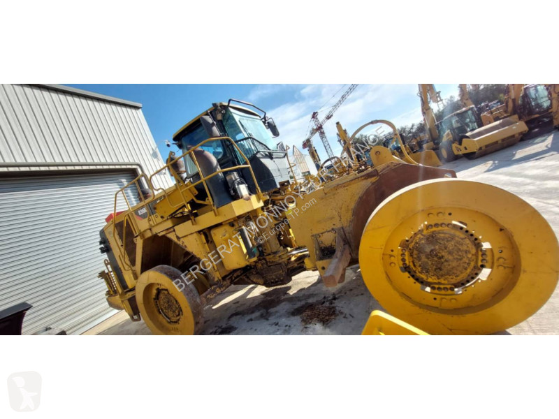 Zhutňovač Caterpillar 836K