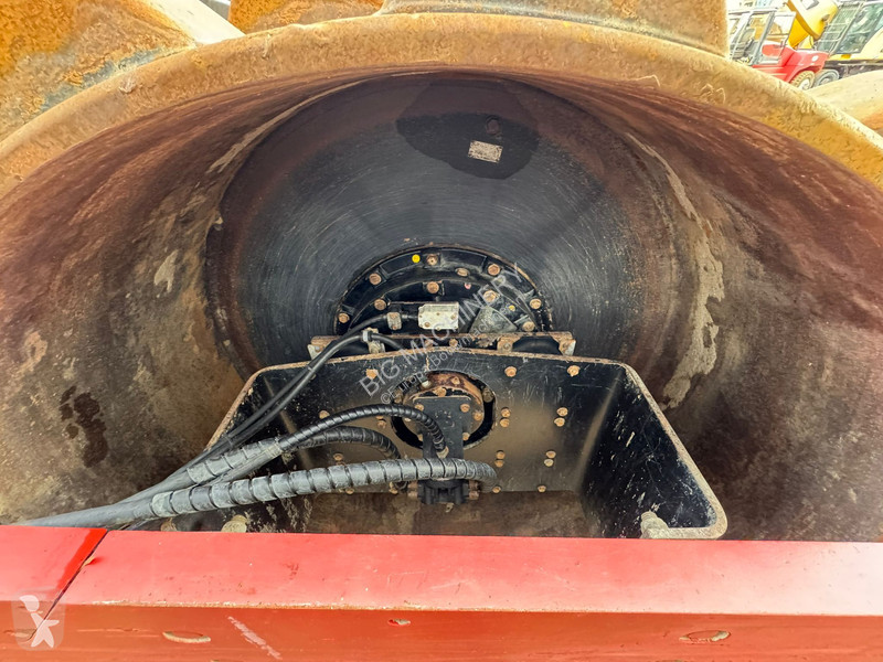 مدحلة Dynapac (13.6t)