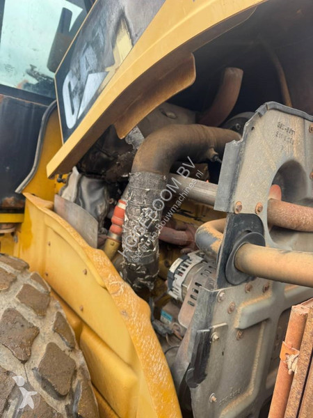 Zhutňovač Caterpillar CP 76