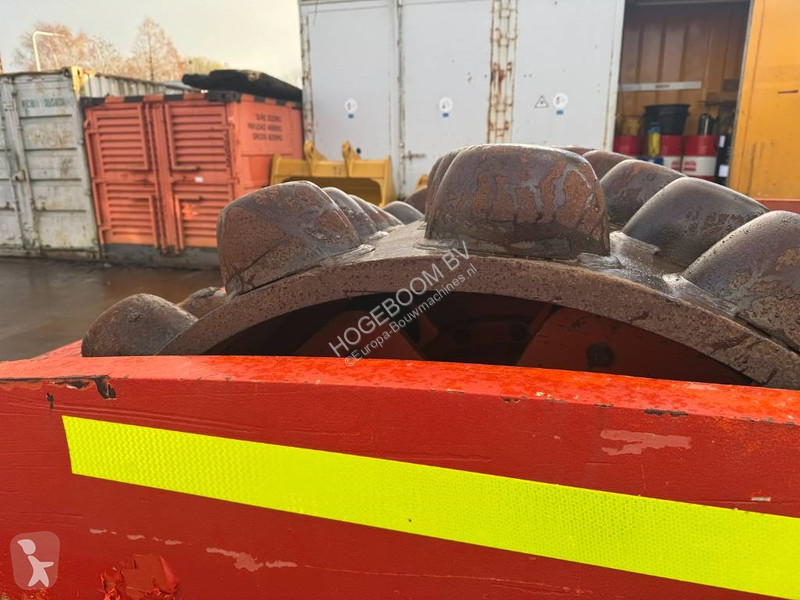 Zhutňovač Caterpillar CP 74