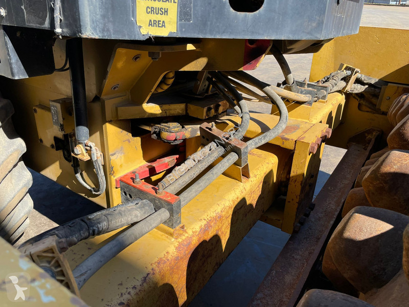 Walec Caterpillar CP64