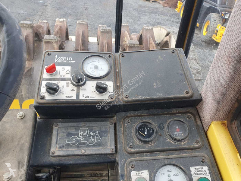 Дорожный каток Bomag BW 225 D-3 / 2001 / nur...