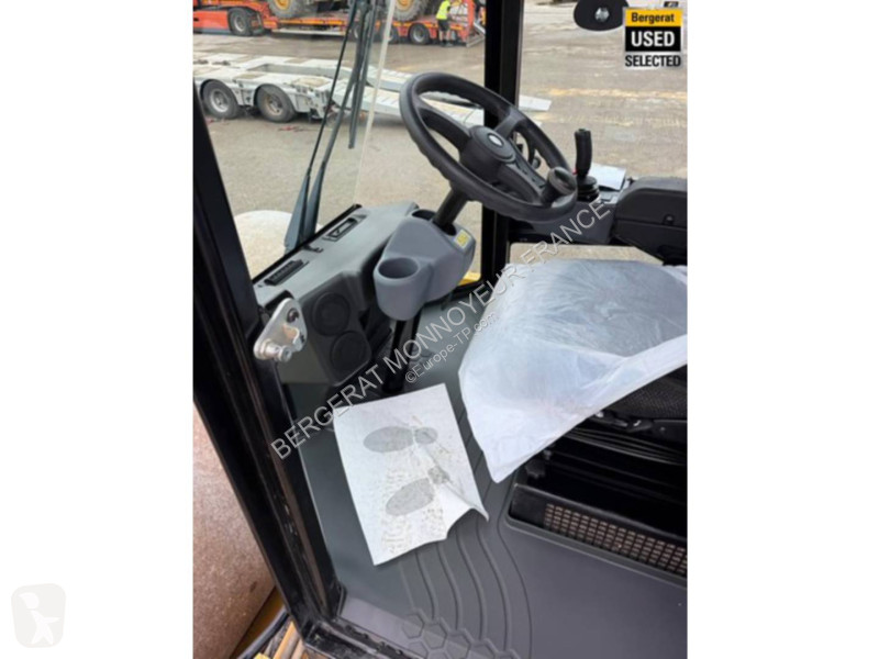 Compacteur Caterpillar 4F