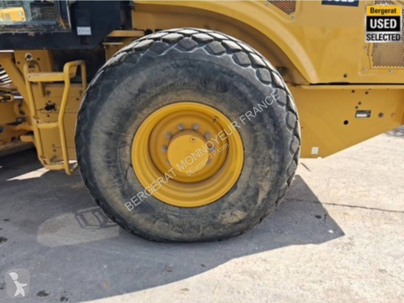 مدحلة Caterpillar 4F