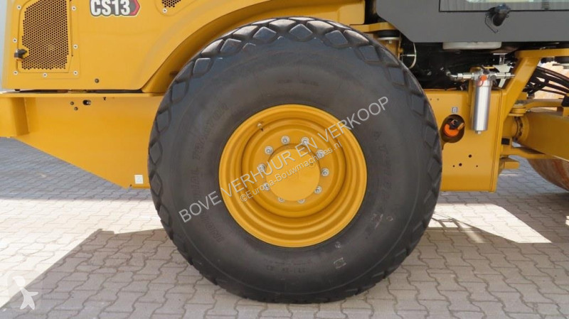 Compactador Caterpillar CS13
