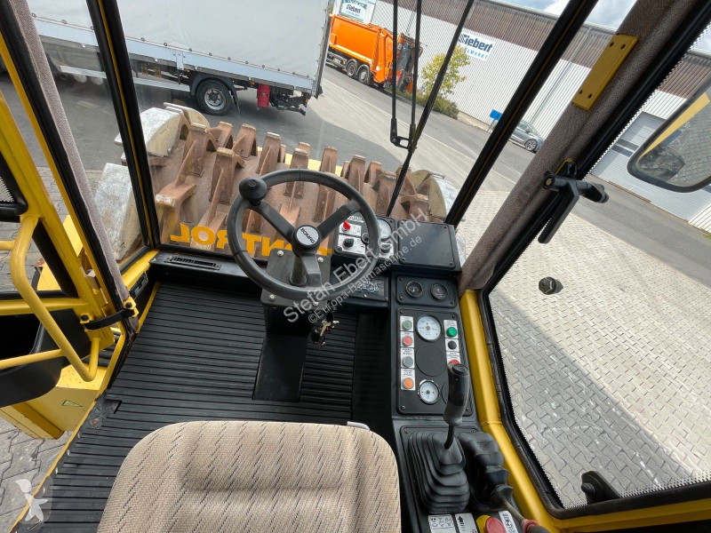 Compactador Bomag BW 225 D-3 / 2001 / nur...