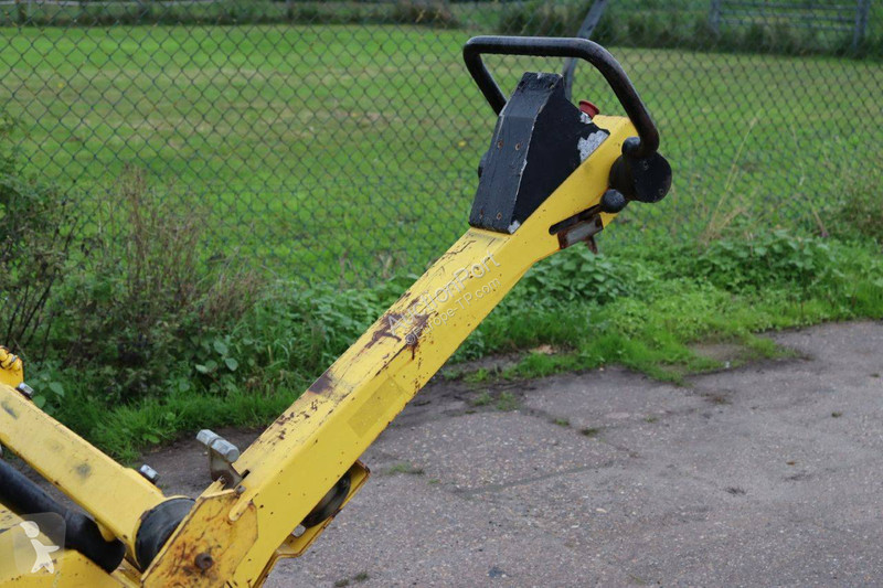 مدحلة Neuson Vibroplate DPU 100-70Le