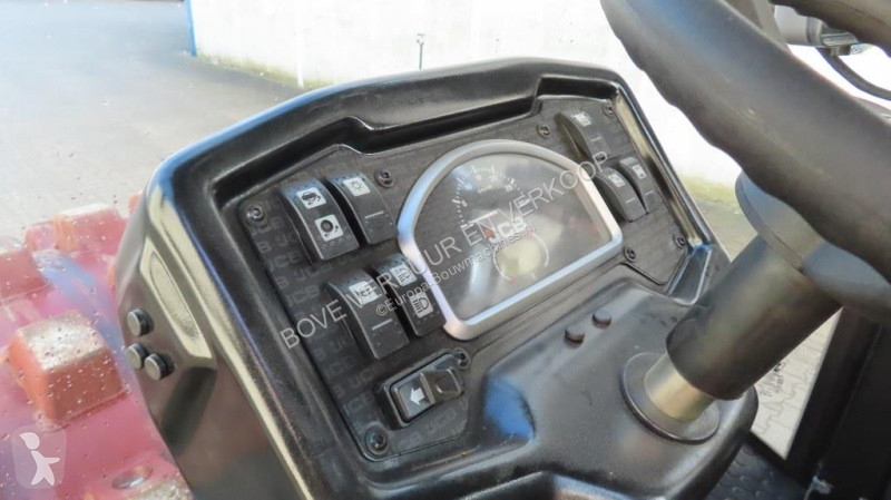 مدحلة JCB VM116 PD