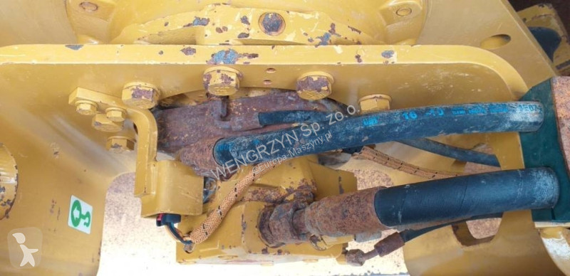 Compactor  Walec wibracyjny CATERPILLAR CS 64 B