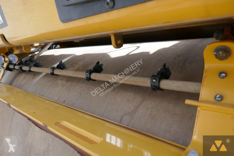 Compactor Caterpillar CB10