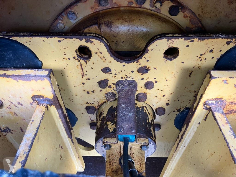 Zhutňovač Caterpillar CP76
