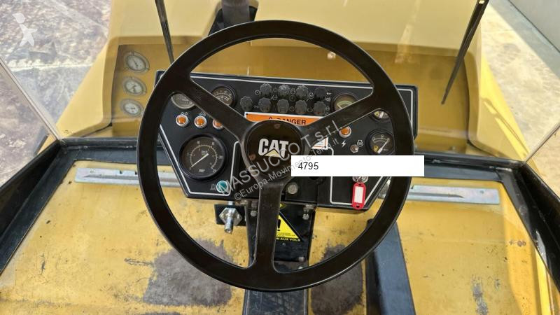 Compactador Caterpillar PS-300B