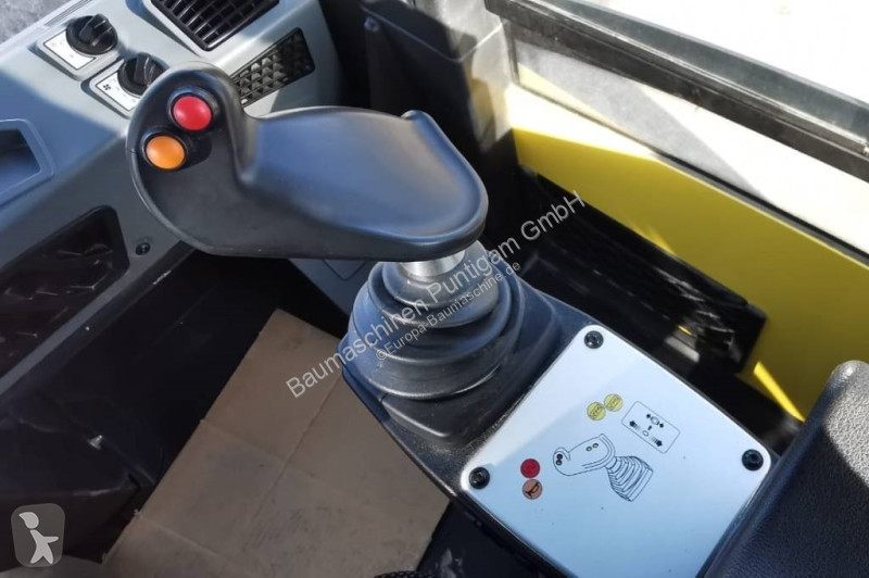 Zhutňovač Bomag DH5
