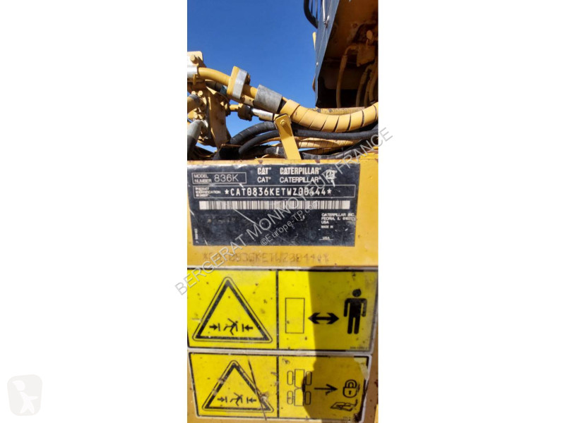 Zhutňovač Caterpillar 836K