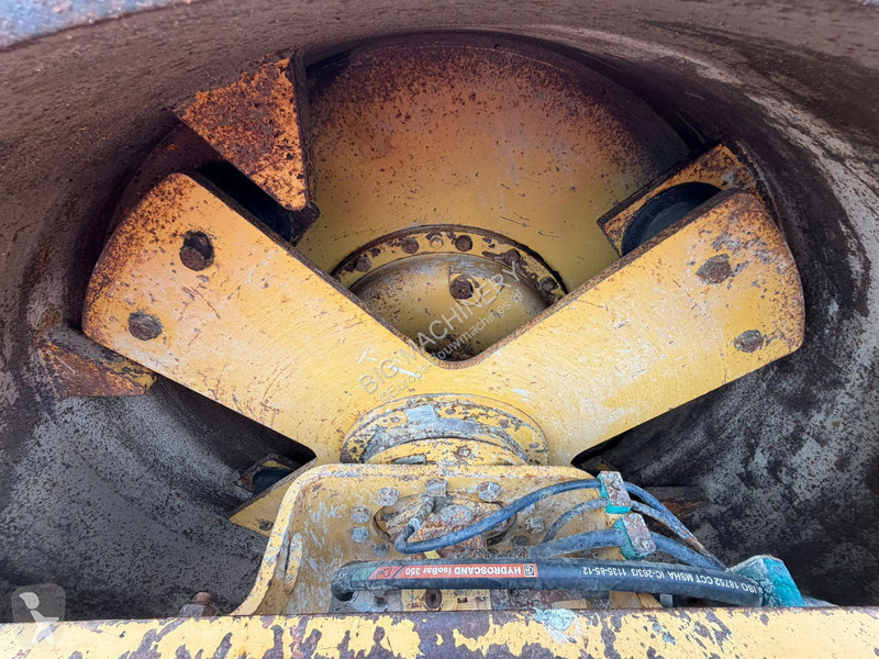 Jordstamper Caterpillar CS563E