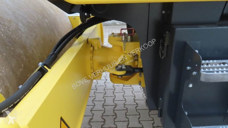 Compactador Bomag BW213 DH-5
