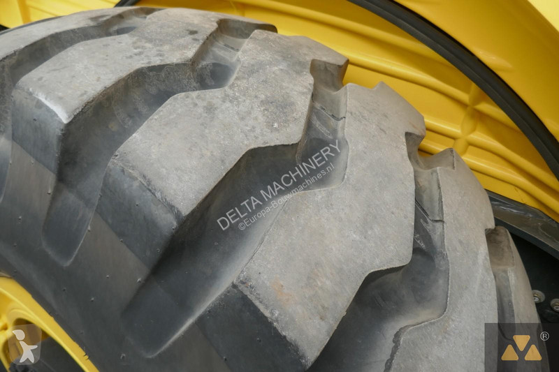 مدحلة Bomag BW226-5CL