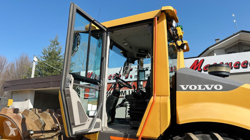Jordstamper Volvo SD135B