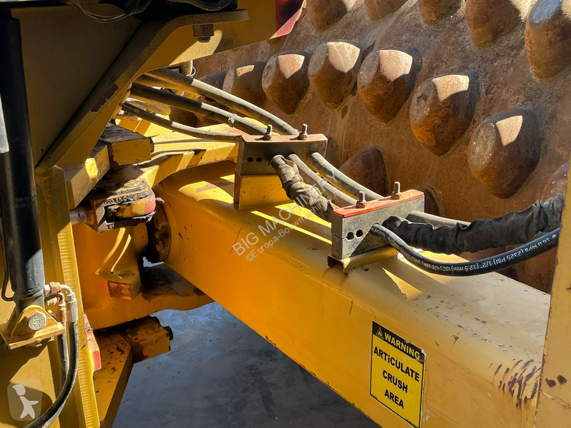 Walec Caterpillar CP64