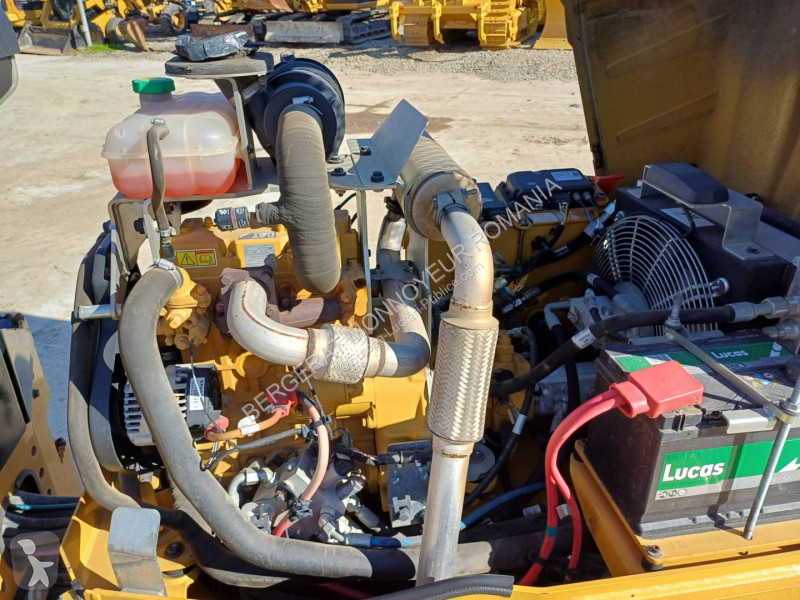 Zhutňovač Caterpillar CB2.7LRC