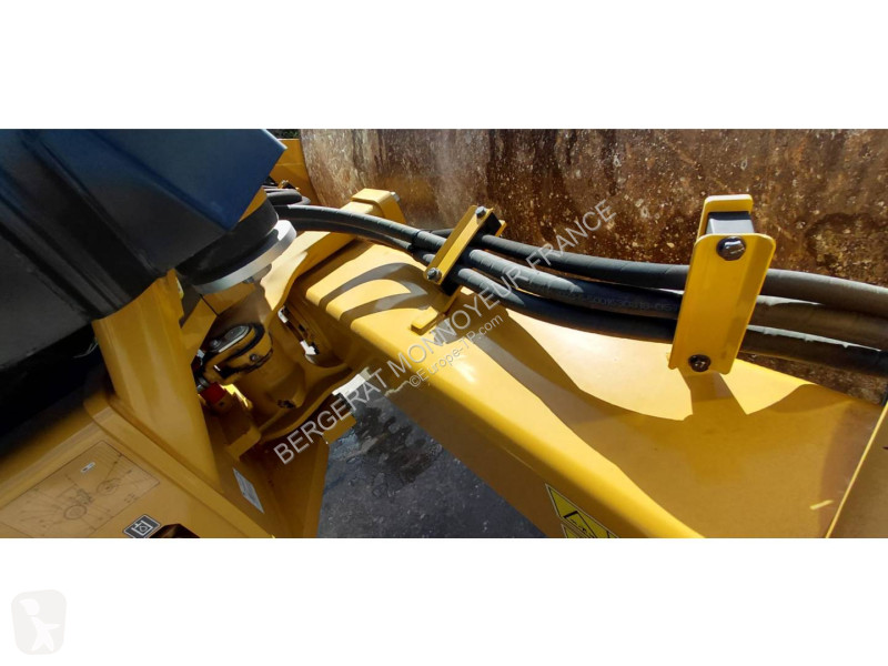 Zhutňovač Caterpillar CS10GC
