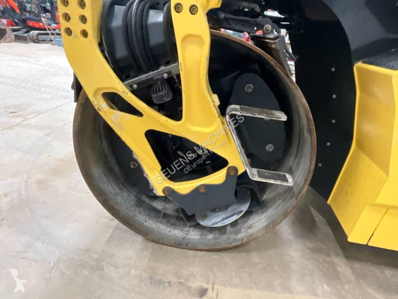 مدحلة Bomag BW 174 A P AM