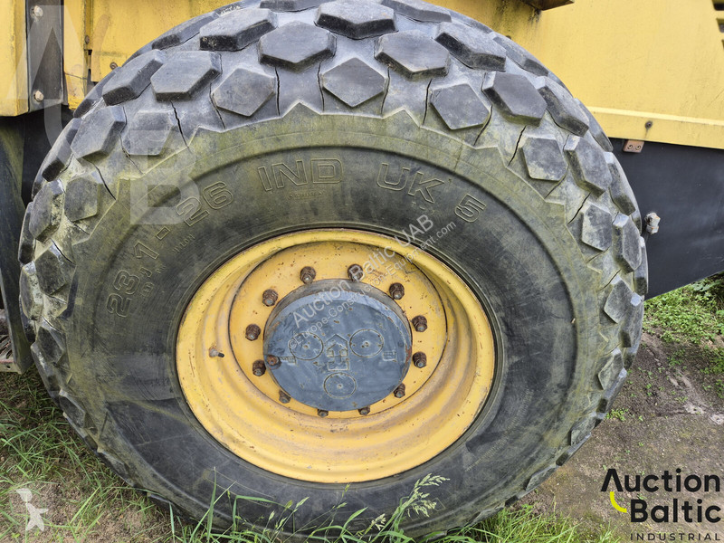 Compactador Bomag BW 211 D