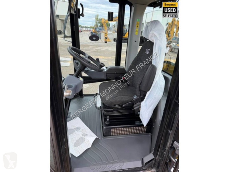 Compacteur Caterpillar 4F
