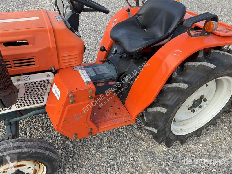 Дорожний коток Kubota ZB1600 Utility Tractor