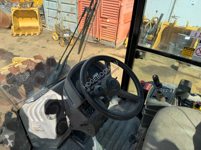 Дорожный каток Caterpillar CP 76