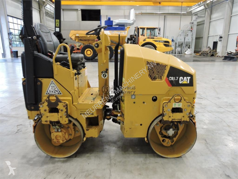 مدحلة Caterpillar CB1.7